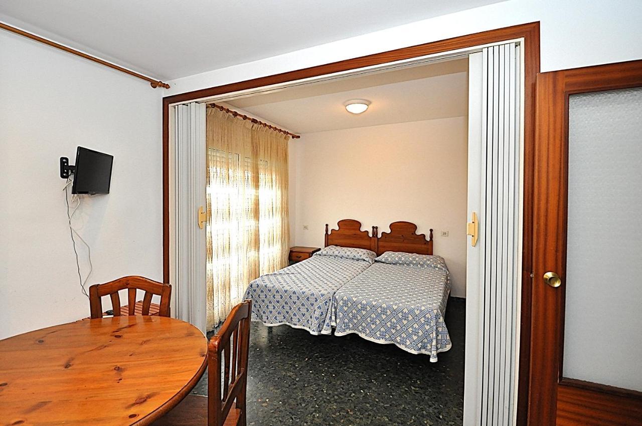 Apartamentos Ar Enjoy Flores Lloret de Mar Bagian luar foto